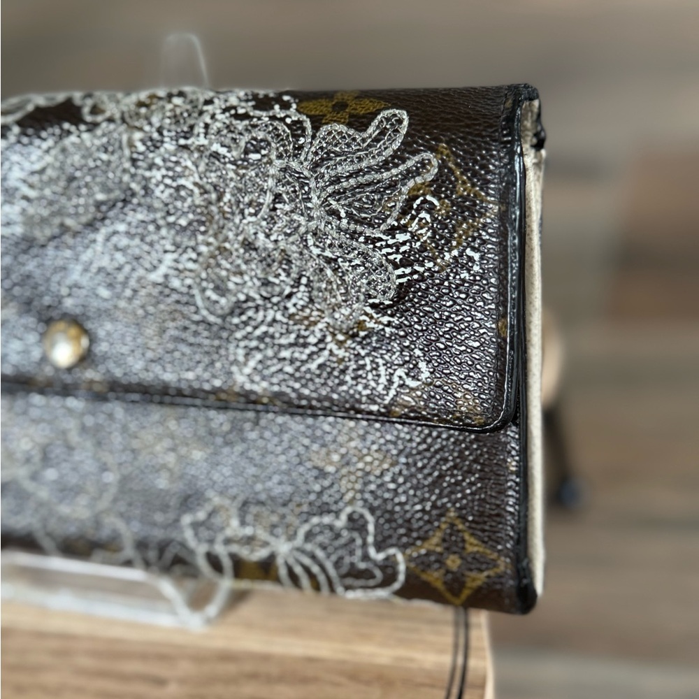 Louis Vuitton monogram embroidered wallet - Picture 6 of 7